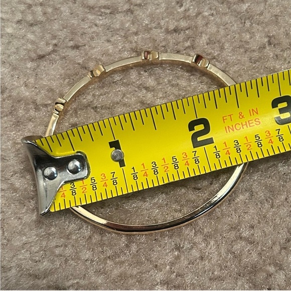 Minimalist Gold Bangle Bracelets (Set of 2) - Picture 7 of 8